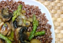Salada de arroz vermelho