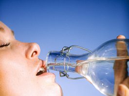 Quanto de água se deve beber por dia